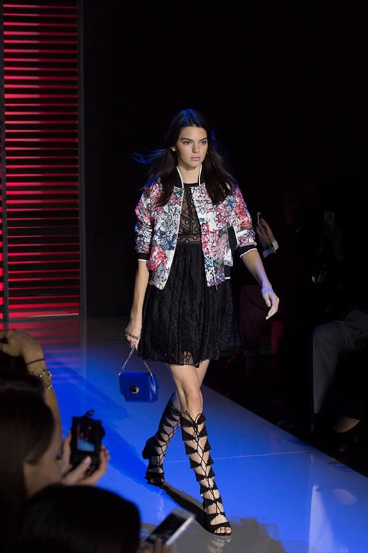 Elie Saab Ready-to-Wear Spring Summer 2016 Fashion Show